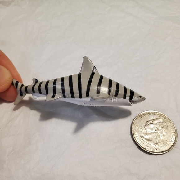 Lot of 3 Mini aquatic toys Sharks Tiger Hammerhead - Picture 3 of 9